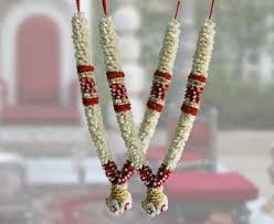 2 bride and groom garlands