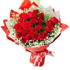 18 red roses bouquet