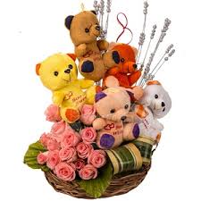 5 teddies 10 pink roses in basket